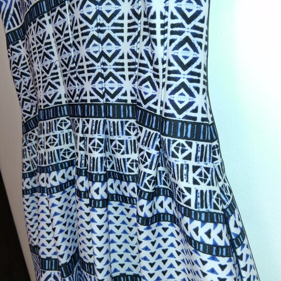 Vince Camuto Halter Fit & Flare Geometric Patterned Navy & White Dress sz 10/B19 - Picture 5 of 10